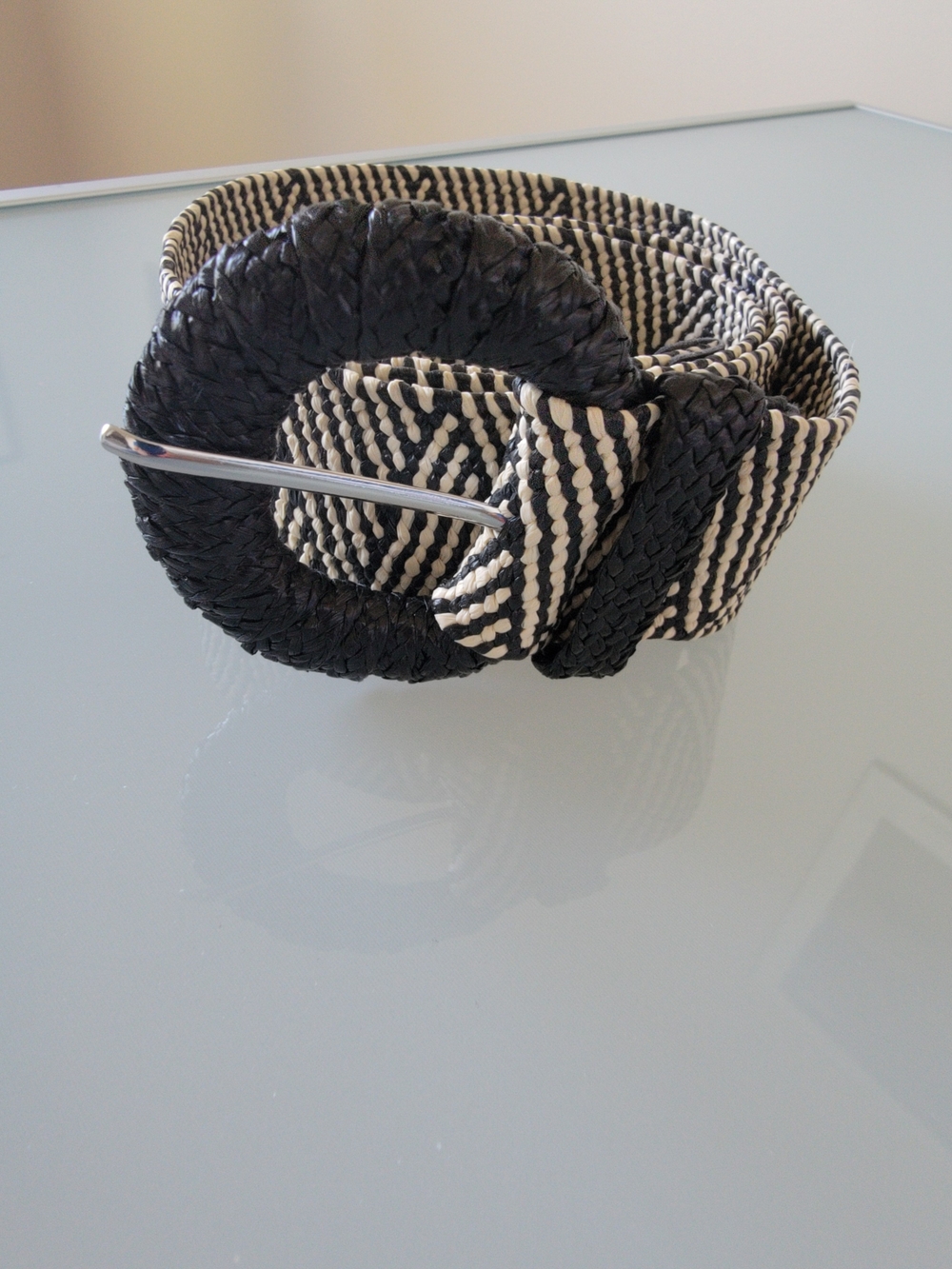 Vince Camuto Black & Cream Raffia Braided Round-Buckle Belt, Size M/L